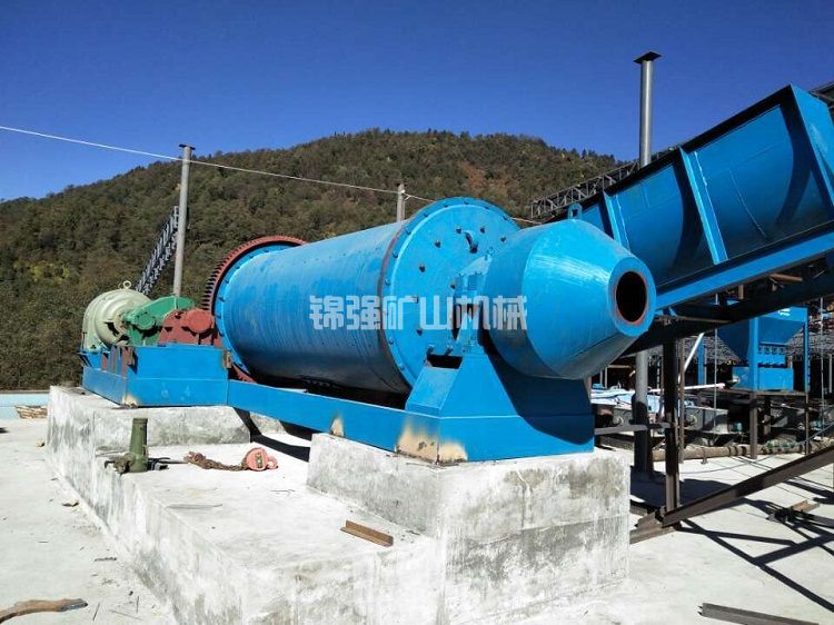 鋁礦球磨機價格怎么樣?一臺多少錢?(圖4) 鋁礦球磨機價格怎么樣?一臺多少錢?(圖4)