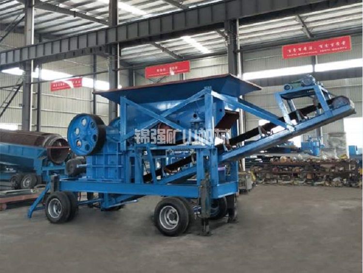 移動破碎機(jī)(圖2) 移動破碎機(jī)(圖2)